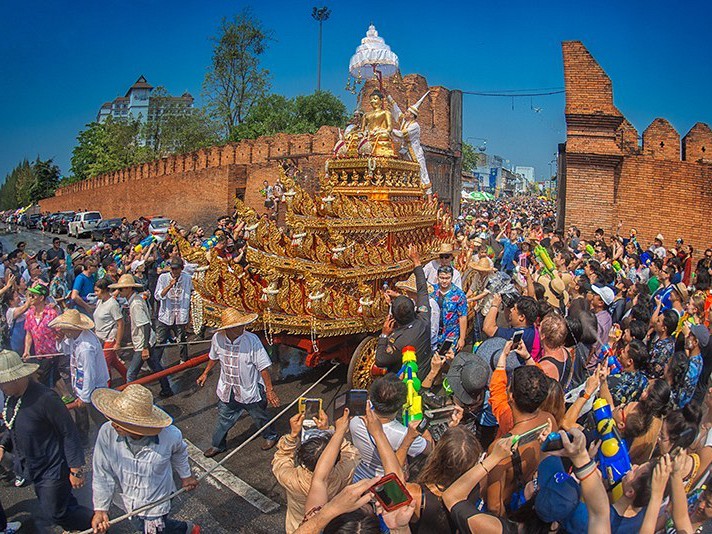 Thapae Road, Sripoom Road